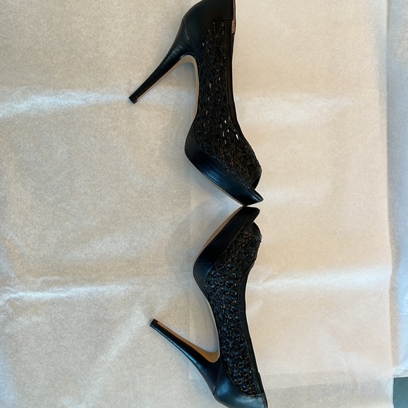 VINCE CAMUTO Woven Leather Peep Toe Platform Heels    Size 6 - Picture 6 of 8